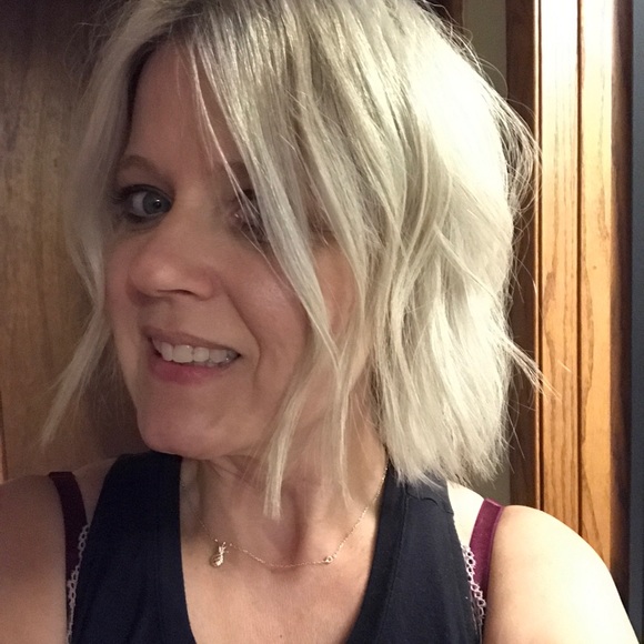 Meet your Posher, Sandi - Picture 3 of 4